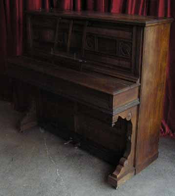 Dance Hall Piano (H1250 x W650 x L1400)