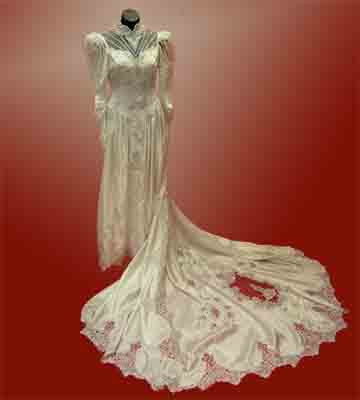 Edwardian Style with long train. #28 45320141 size10