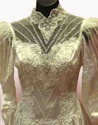 Edwardian Style with long train. #28 45320141 size10
