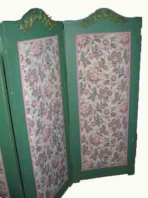 #02 Screen Green w Floral Material (H150cm x W183cm)